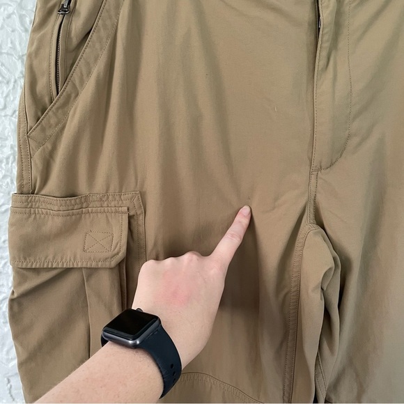 Duluth Trading Men’s Dry on the Fly Cargo Pants Tan 2XLx32 - Picture 4 of 9
